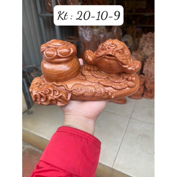 Tượng con cóc trấn chum vàng gỗ hương