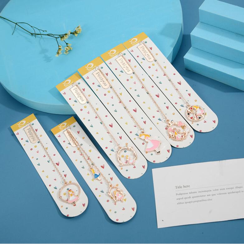 Bookmark Kẹp Sách Kim Loại Phối Charm Hình Alice - Mẫu 1