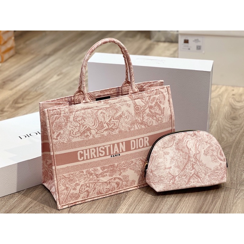 Dior booktote