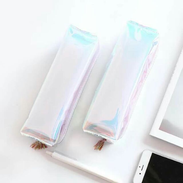 Hộp bút bóng hologram.