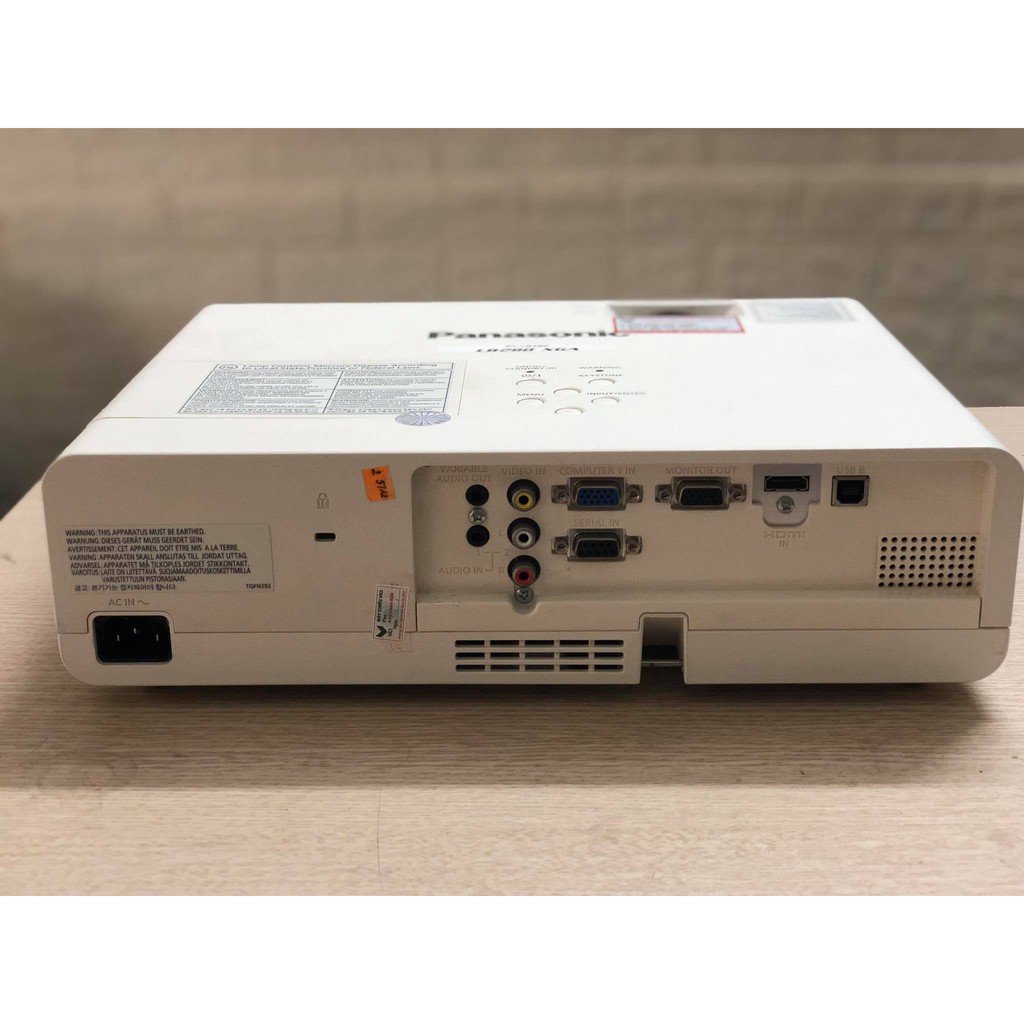 Máy chiếu cũ Panasonic PTLB280