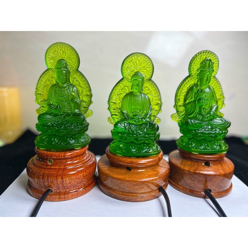 Bộ tam thế kèm đế đèn nhiều màu đá lưu ly mang lại sự may mắn , tài lộc cho gia chủ là vật phẩm phong thuỷ