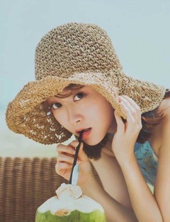 Mũ cói đi biển 