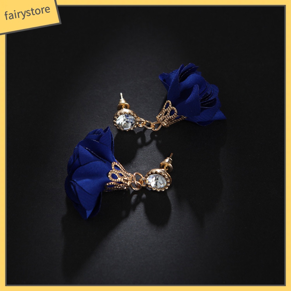 Đôi khuyên tai hình dáng bông hoa hồng nữ tính