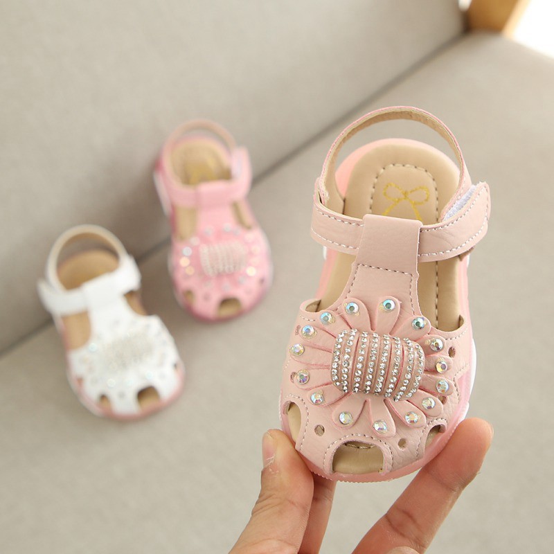 Giày sandal đế mềm chống trượt đáng yêu cho bé gái