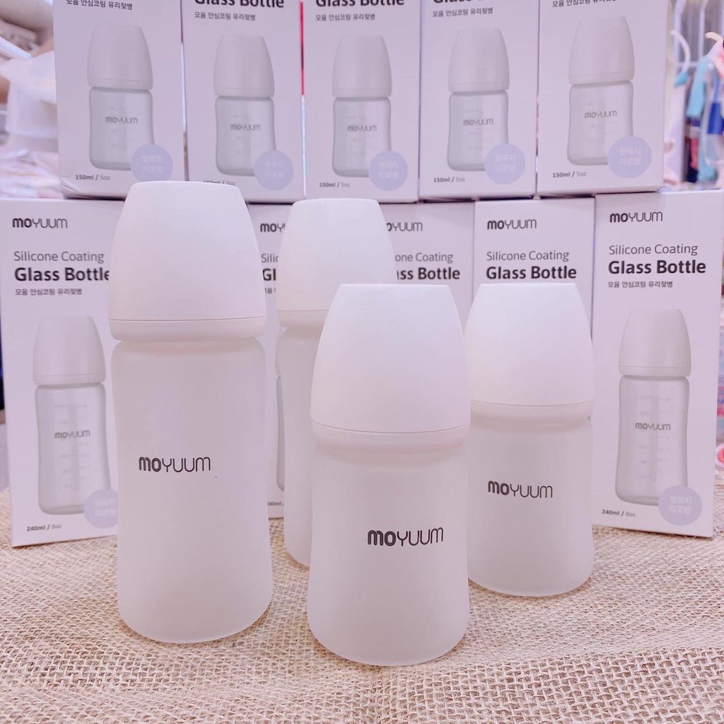 Bình sữa Moyuum Thuỷ tinh tráng Silicon 150ml/240ml kèm núm