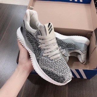 ( Video cận cảnh ) Giày Sneaker Alphabounce Beyond Báo Xám