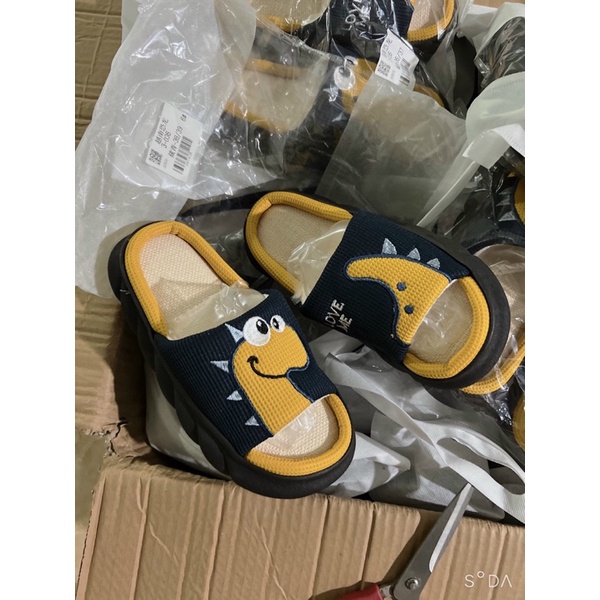 DÉP BÔNG KHỦNG LONG ĐẾ ĐEN