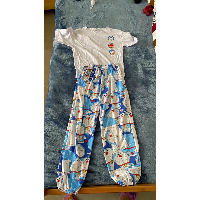 Set áo thun cộc tay & quần lụa dài hoạ tiết Doraemon cho bé trai & bé gái  N01099
