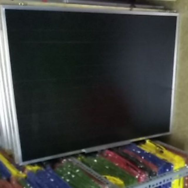 Bảng đen 50 x 70cm viết phấn viền nhôm - có kẻ ngang 5cm