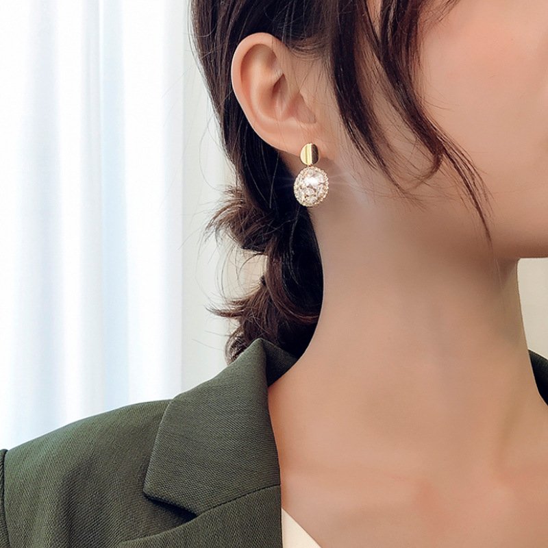 Hoa Tai Dáng Tròn Đính Đá Lấp Lánh Phong Cách Thanh Lịch Hàn Quốc
