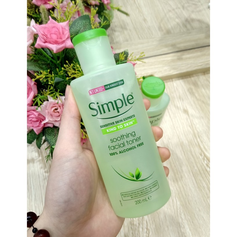 NƯỚC HOA HỒNG SIMPLE KIND TO SKIN SOOTHING FACIAL TONER -  CHO DA NHẠY CẢM, HỖN HỢP THIÊN DẦU