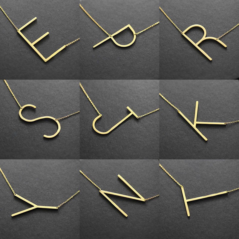 Vòng cổ hình chữ cái