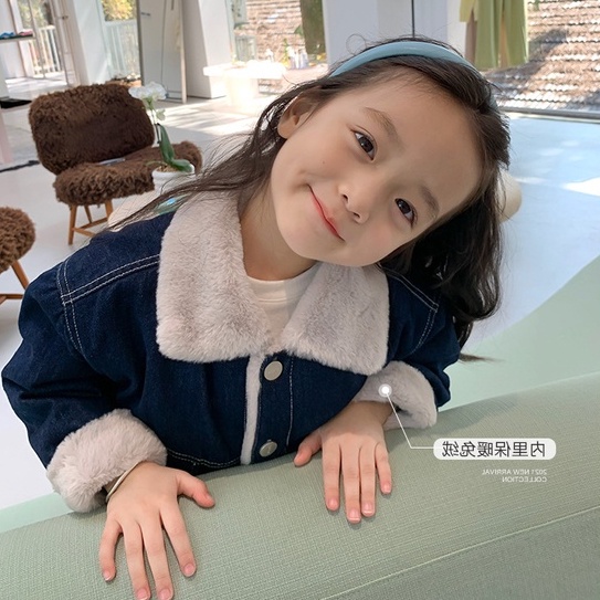 Áo khoác denim lót lông mềm thời trang cho bé