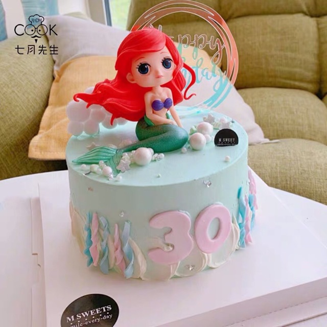 Búp bê công chúa trang trí bánh kem
