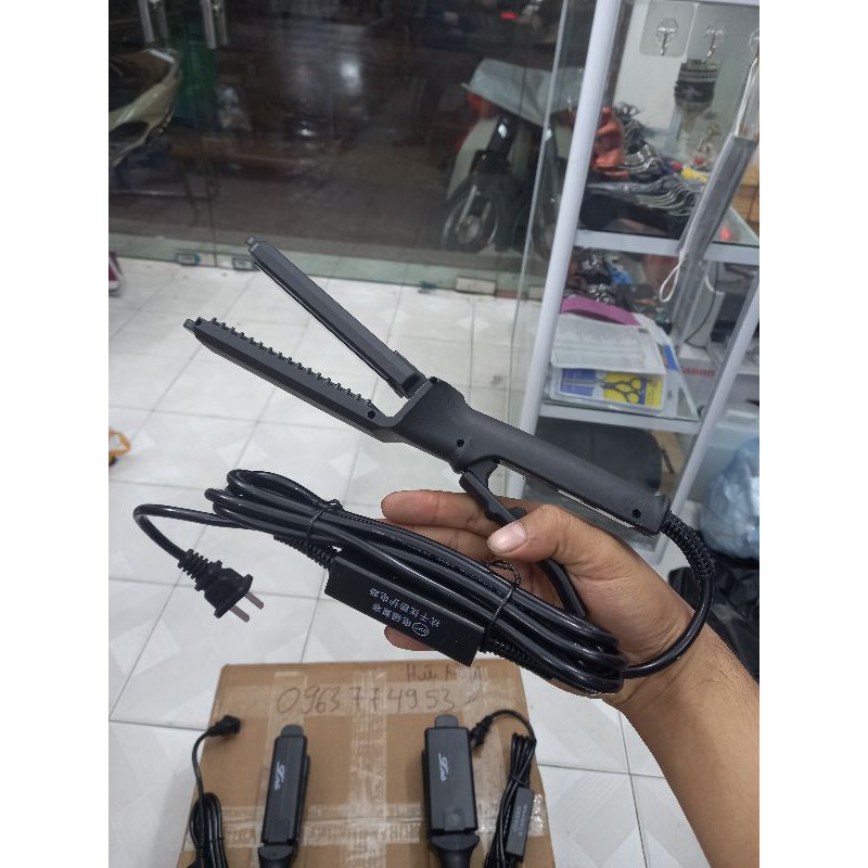 Máy là Bản Kìm