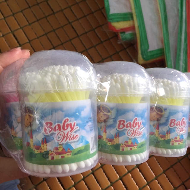 Tăm bông sơ sinh
