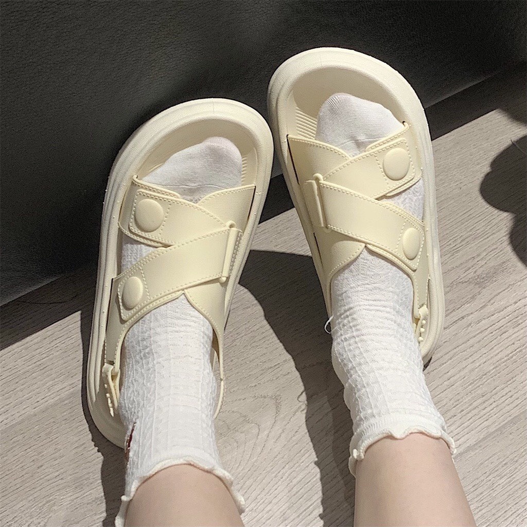 Dép sandal nữ quai chéo đính khuy đế cao su cực êm