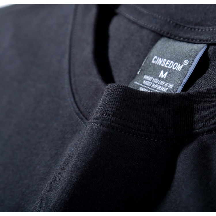 Áo thun unisex in chữ và họa tiết bàn tay