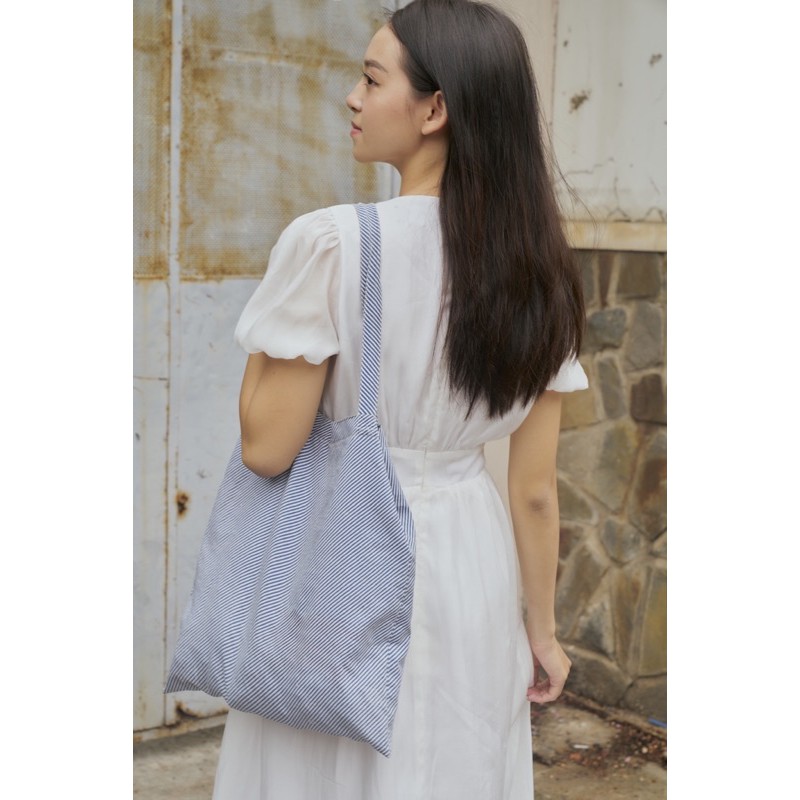 Đầm trắng dài nhấn eo tay phồng YUNA DRESS | BigBuy360 - bigbuy360.vn