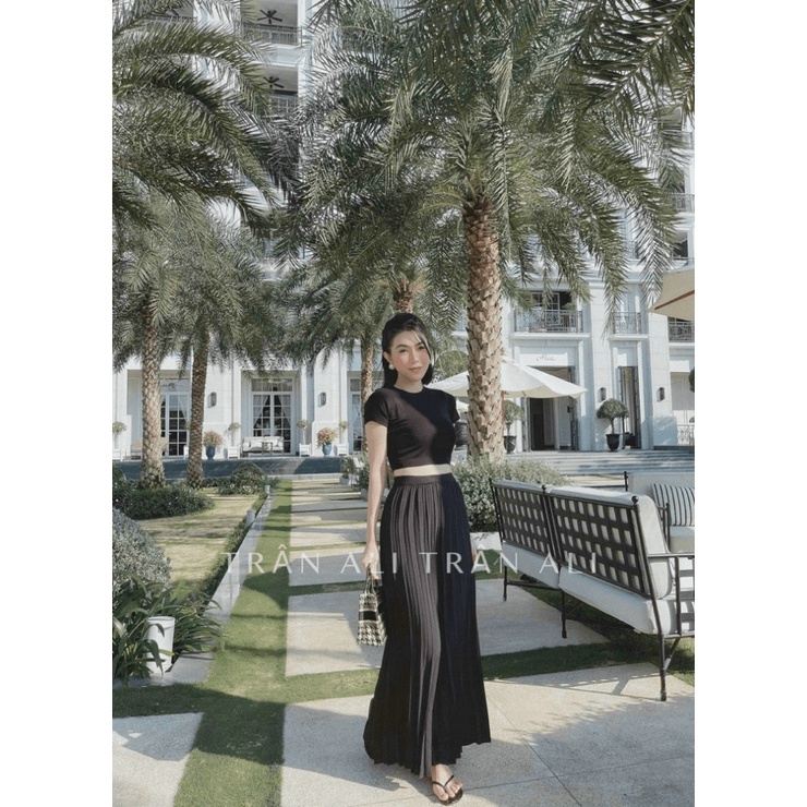 SÉT BỘ LỤA DẬP LY NỮ DÁNG ÁO CROPTOP KHOE EO THON DÁNG XINH