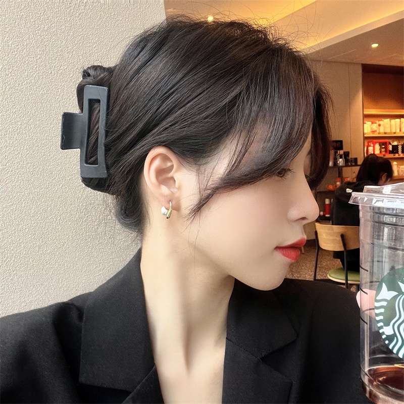 Bông tai/ Hoa tai hợp kim ốc đính hạt phong cách Hàn Quốc