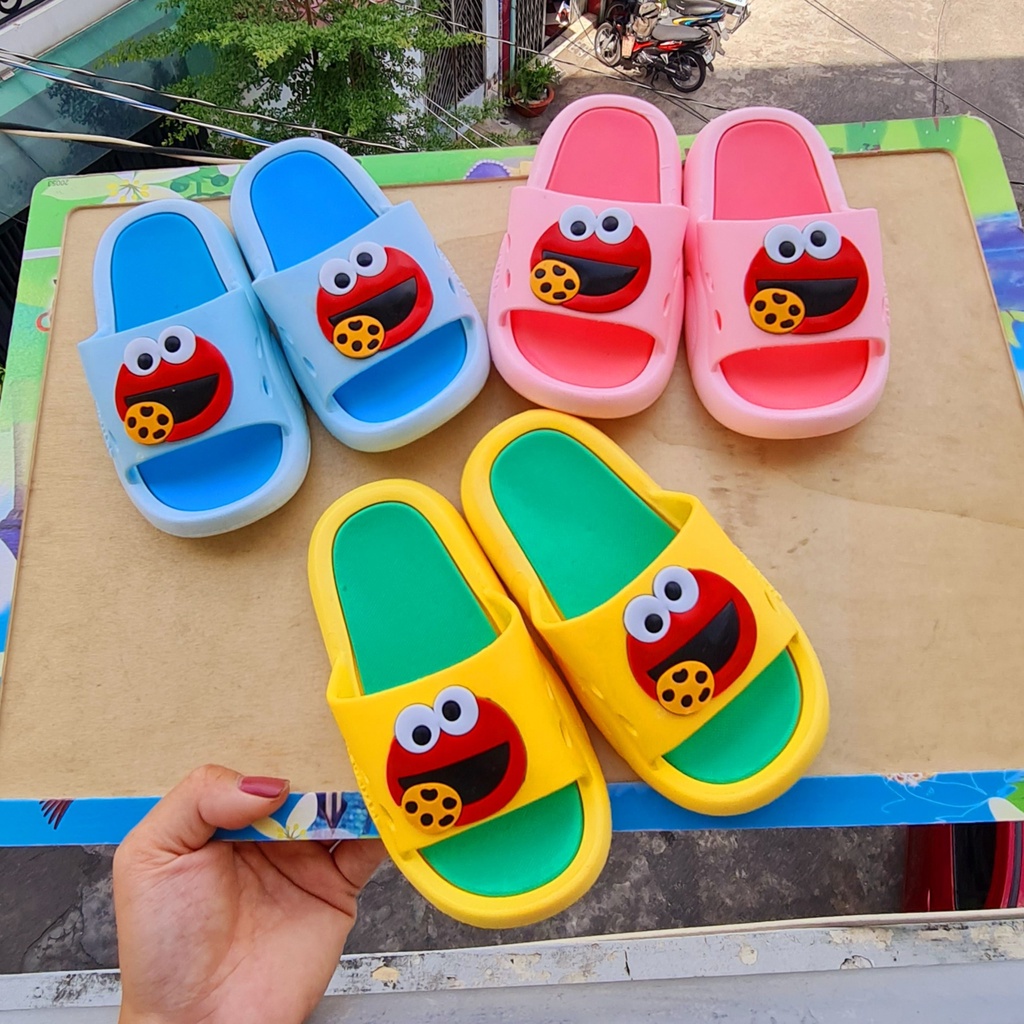 Dép bánh mì cho bé hình bọ cánh cam dễ thương chất liệu cao su siêu mềm