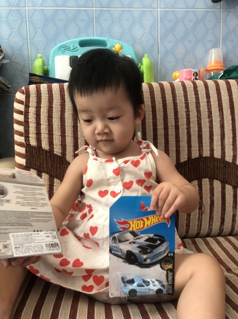 Xe Hot Wheels Chính hãng 🚚🚎🚓🚗 (1 kh mua 1 sp ngẫu nhiên)