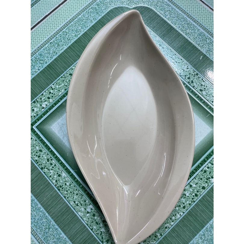Dĩa hình lá dài nhựa Melamine nhiều màu