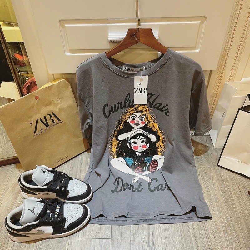 [Mã SKAMA06 giảm 8% tối đa 50K đơn 250K] ÁO PHÔNG ZR CURLY HAIR DISNEY FORM SUÔNG DỄ THƯƠNG | BigBuy360 - bigbuy360.vn