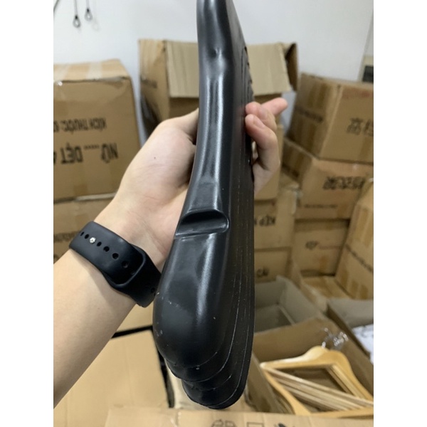 Móc nhựa nữ vai to màu đen vai 38cm, có rãnh treo tiện dụng, đầu móc xoay 360 - mắc áo nhựa gia đình - phụ kiện giá rẻ