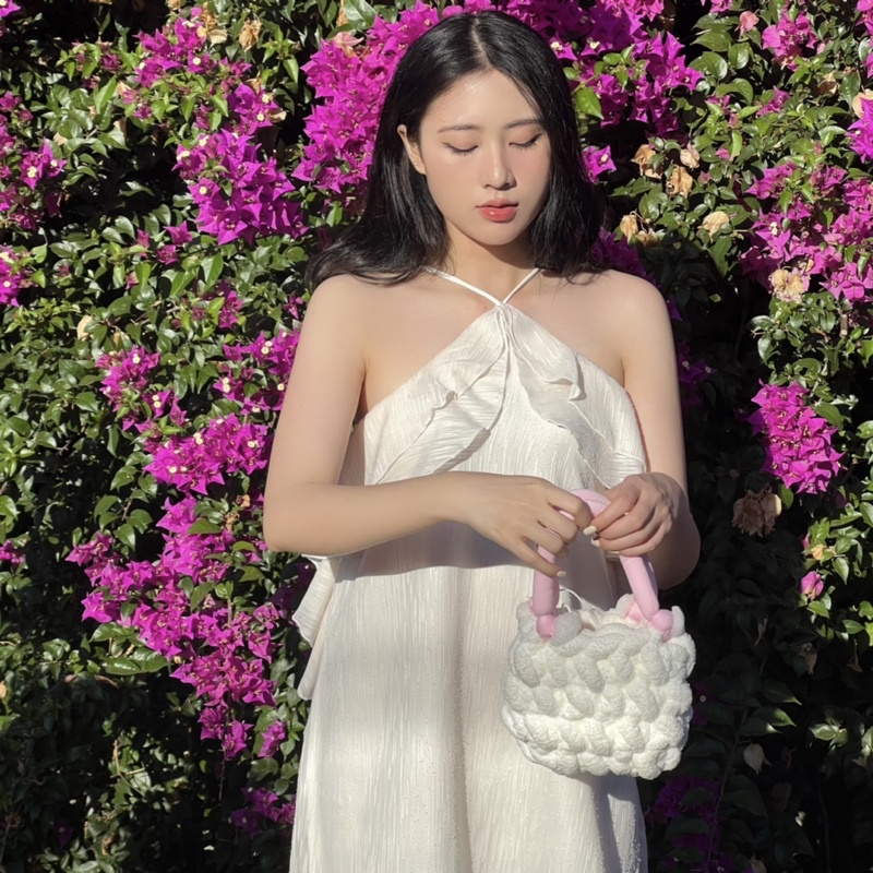 Đầm cổ yếm 2 dây dáng xoè chất tơ màu da/ đen Audrey Studio