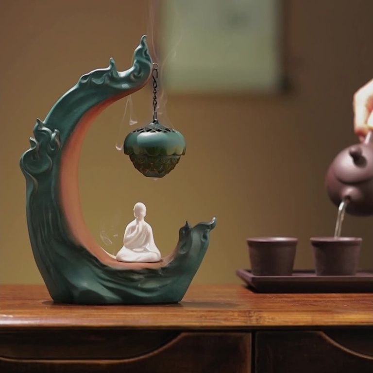 Thác khói trầm hương có đèn led Tân Nguyên, thác khói quan âm, Phật ngắm hoa sen tỏa khói CÓ ĐÈN SÁNG, Hướng thiên TK139
