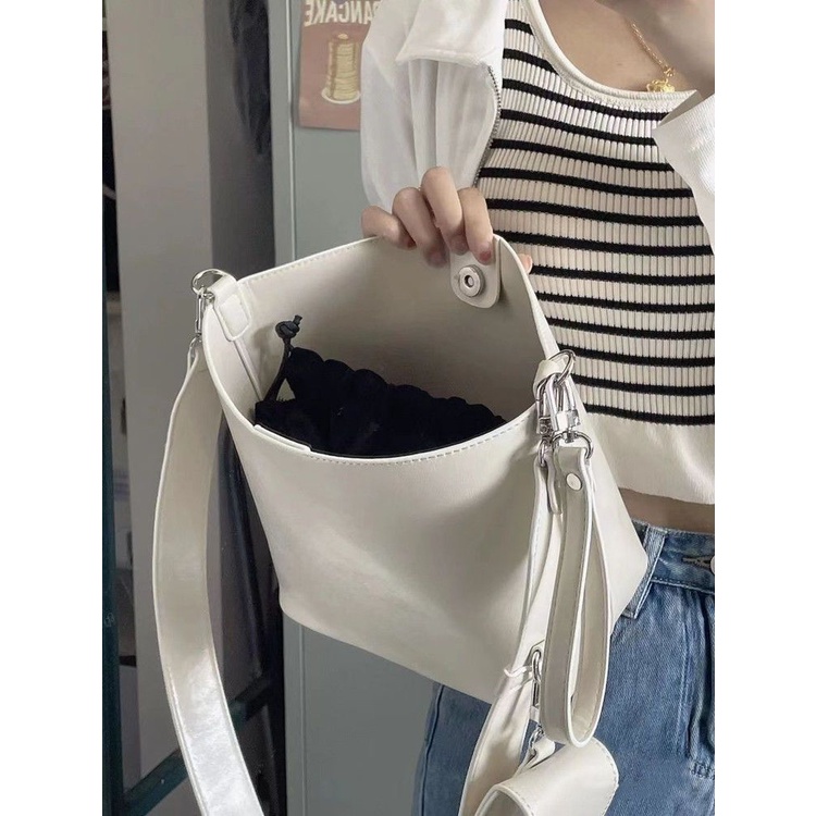 Túi Xách Bucket Đeo Vai Kích Cỡ Lớn Phong Cách Thời Trang 2022 Mới Dành Cho Nữ