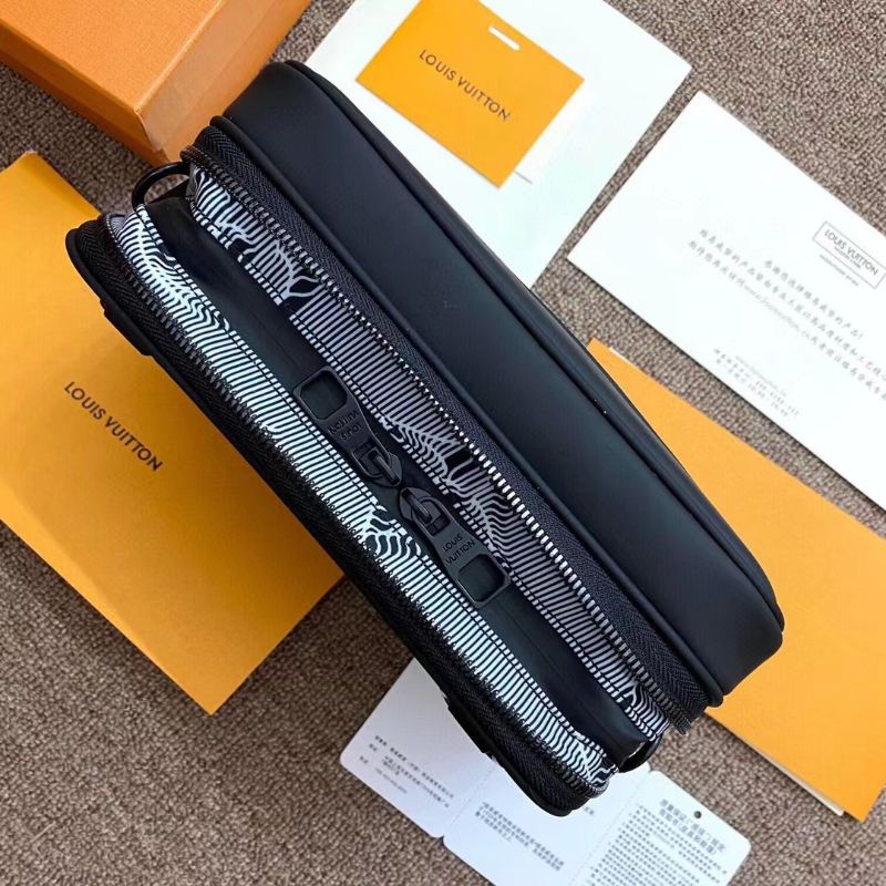 Túi đeo chéo nam LV55698 hai kiểu đeo vai và  đeo chéo size 25cm