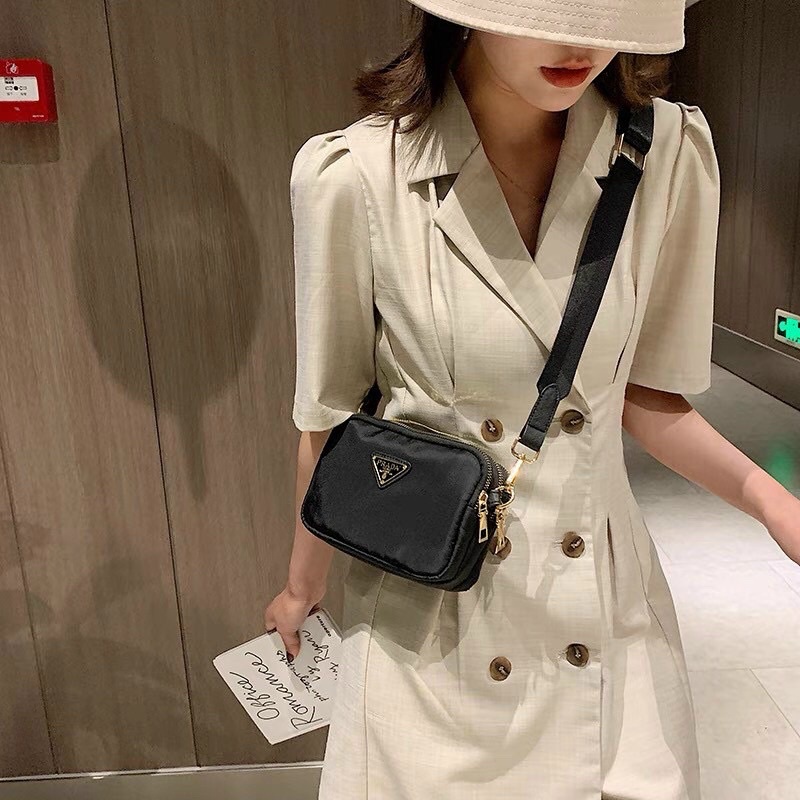 Túi đeo chéo dù prada 3 ngăn size 20