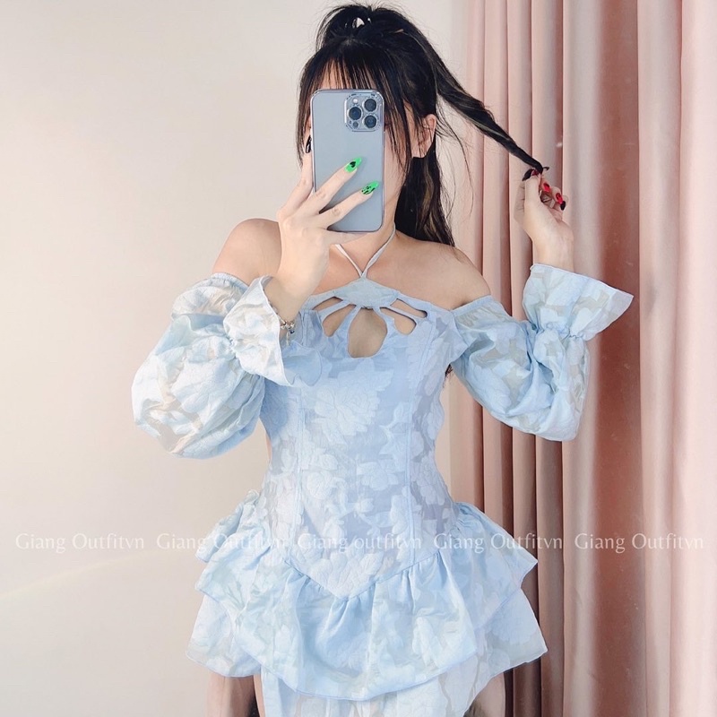 ĐẦM CỔ YẾM KHOÉT EO