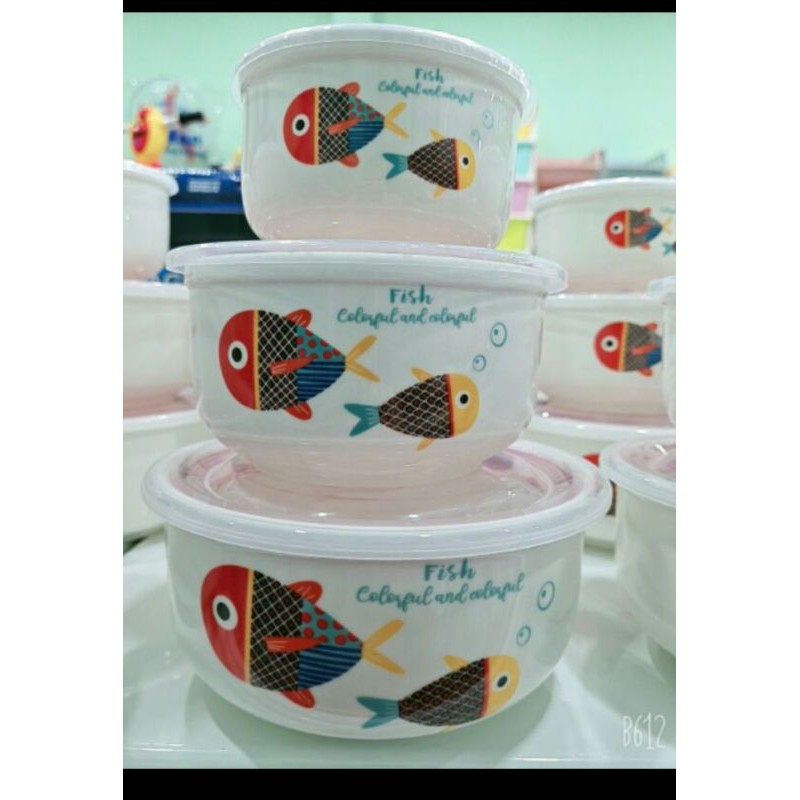 BỘ THỐ SỨ 3 CÁI NẮP ĐẬY HÚT CHÂN KO.