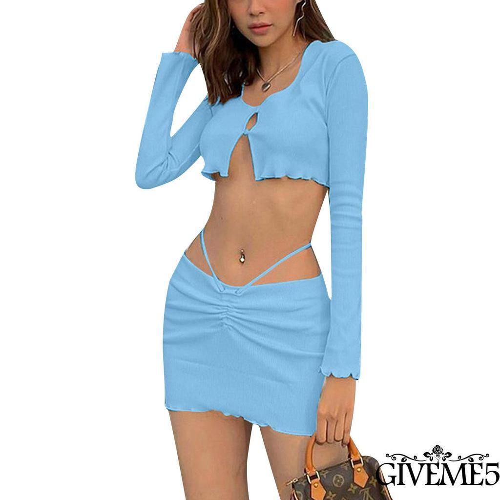 Bộ 2 món gồm áo dài tay hở lưng và chân váy ngắn lưng cao quyến rũ cho nữ