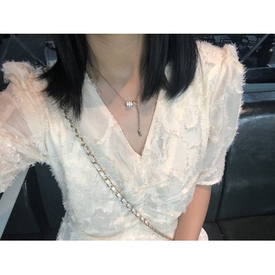 Váy midi dáng dài Pháp cổ điển mùa hè phong cách tây eo thon gọn cổ chữ V đuôi cá ngắn tay