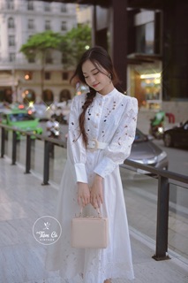 Váy trắng dập lỗ có sẵn (ảnh thật)