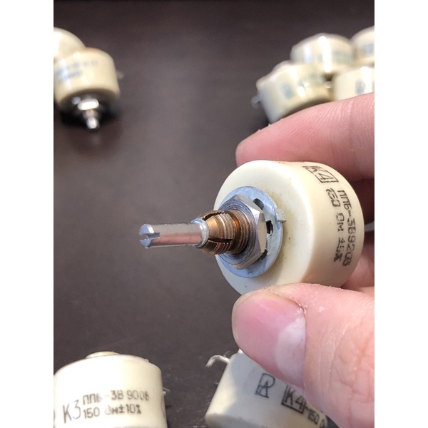 Biến trở  sứ dây quấn 150 ohm 3w Nga NOS