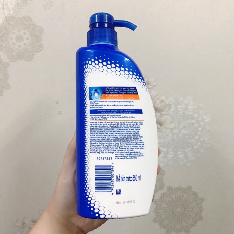 Dầu Gội Làm Sạch Gàu Head & Shoulders Ultra Men Shampoo Ngăn Rụng Tóc / Bạc Hà Mát Lạnh / Hương Nước Hoa 650ml