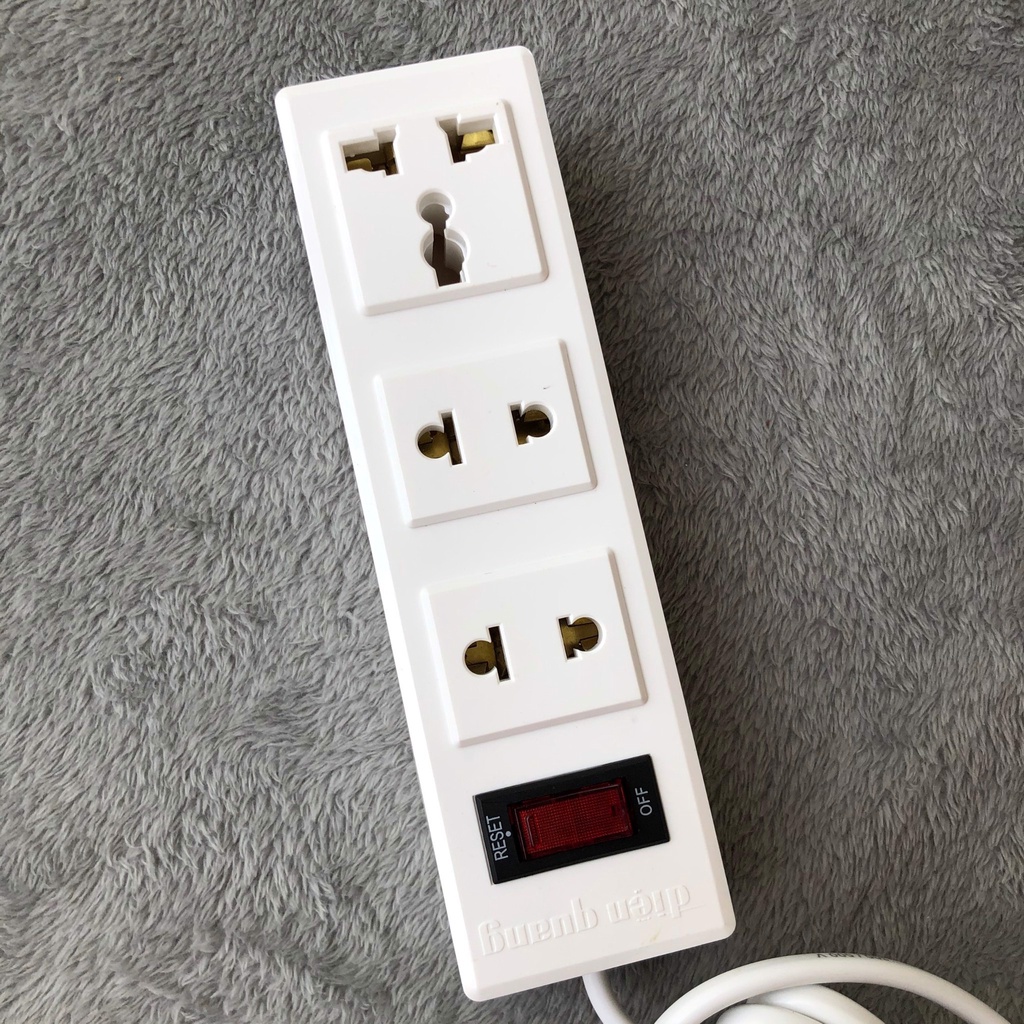 Ổ Cắm điện, Ổ cắm Điện Quang 3 lỗ chịu nhiệt, chống rò rỉ điện ĐQ 002A-02 bảo hành chính hãng