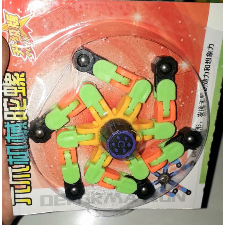 Một con quay spiner 6 cánh có thể xếp hình bằng nhựa xả stress thế hệ mới