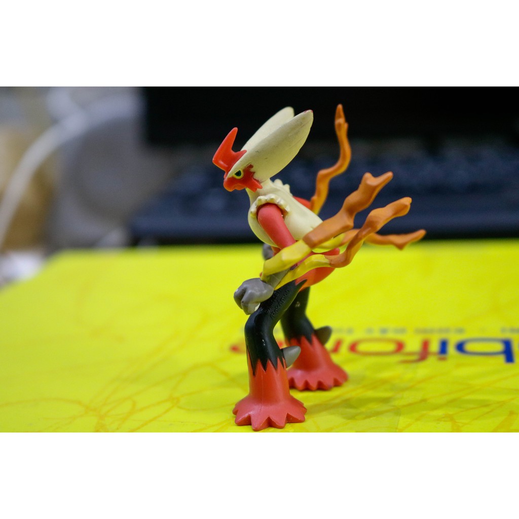 Mô hình pokemon mega blaziken tomy