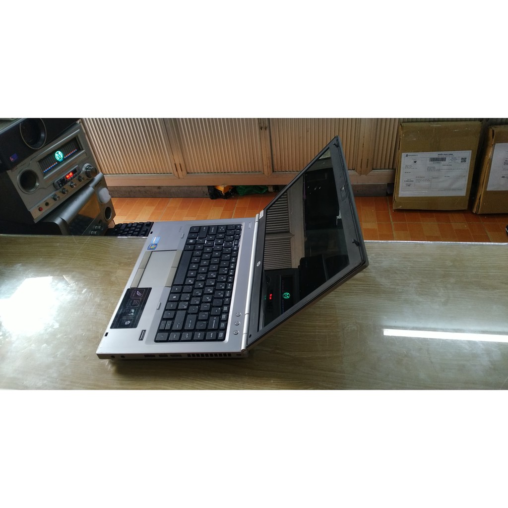 Laptop cũ . HP Elitebook 8460p chip core i5 ram 4GB ổ 250 GB