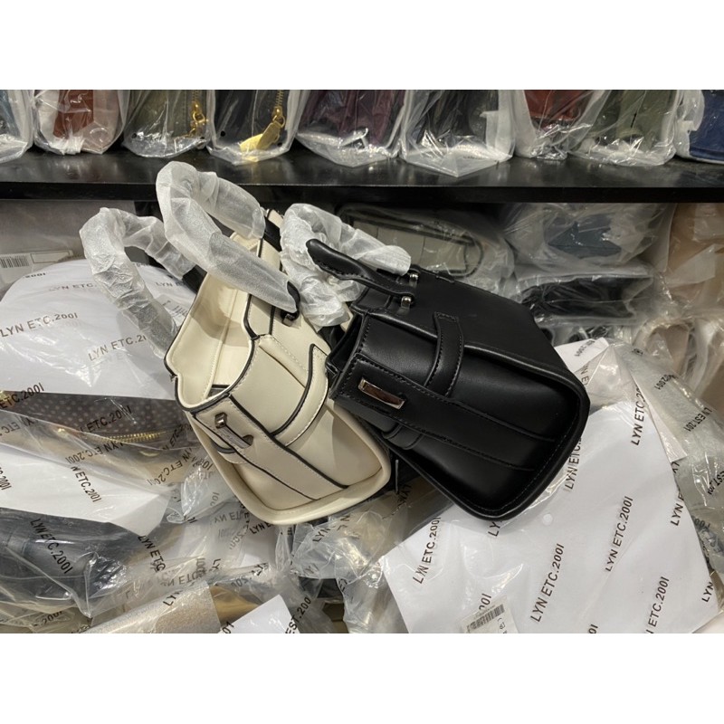 Túi Lyn tay cầm khoá 21.5*10*15