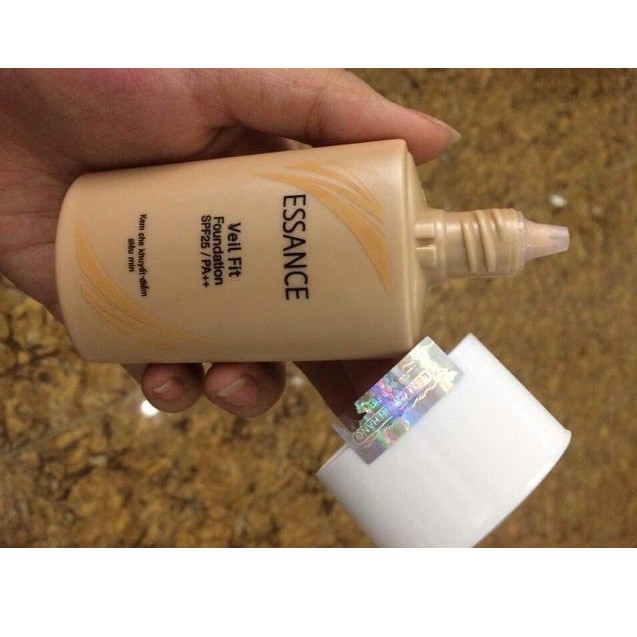 Kem nền trang điểm dưỡng trắng esance veil fit foundation MÀU TỰ NHIÊN S20PF PA