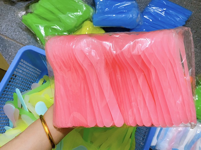 Lẻ 1 muỗng nhựa lấy kem | BigBuy360 - bigbuy360.vn